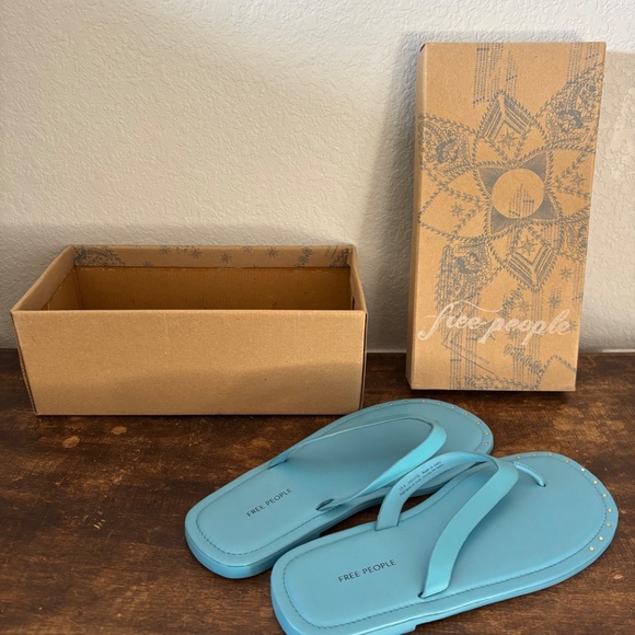 Sona Thong Sandals - Picture 2 of 5